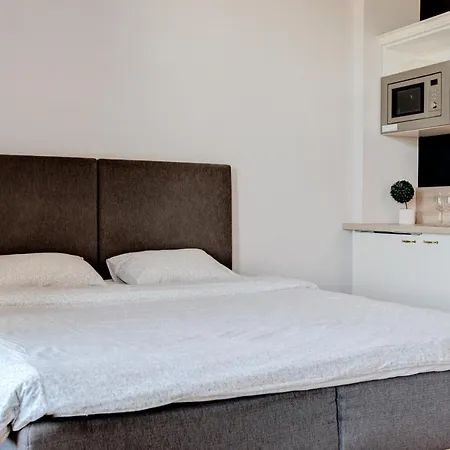Stylish In Unbeatable Location *